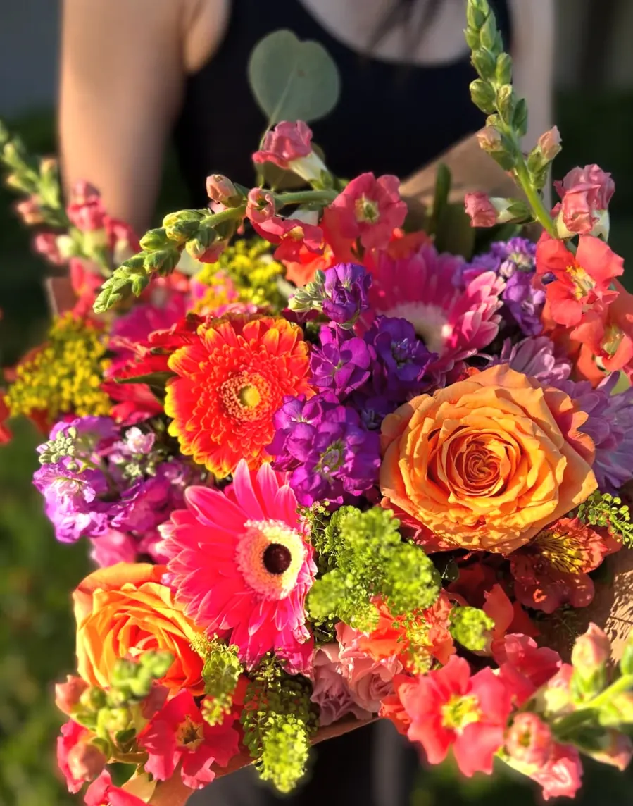 Bright Table Moment bouquet